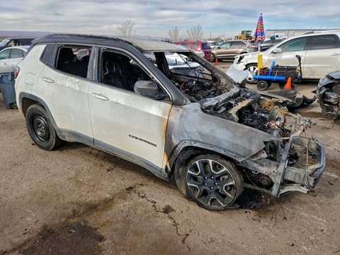 2021 Jeep Compass, VIN 3C4NJDDB3MT564756. Фото 4 з 6 з аукціону Copart. Каталог авто зі США OpenDataCar.