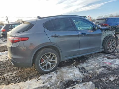 2018 Alfa romeo Stelvio, VIN ZASFAKNN2J7B87331. Фото 3 з 6 з аукціону Copart. Каталог авто зі США OpenDataCar.