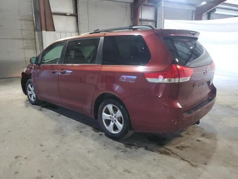 2013 Toyota Sienna, VIN 5TDKK3DC0DS371218. Фото 3 из 6 с аукциона Copart. Каталог авто из США OpenDataCar.
