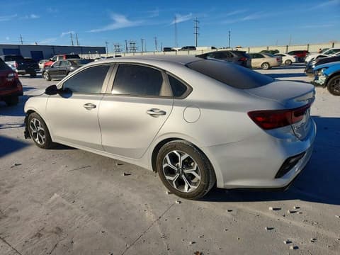 2021 Kia Forte, VIN 3KPF24AD3ME309522. Zdjęcie 2 z 6 z aukcji Copart. Katalog aut z USA OpenDataCar.