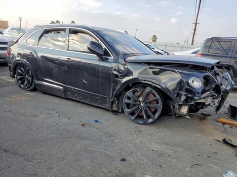 2017 Bentley Bentayga, VIN SJAAC2ZVXHC012982. Фото 4 з 6 з аукціону Copart. Каталог авто зі США OpenDataCar.