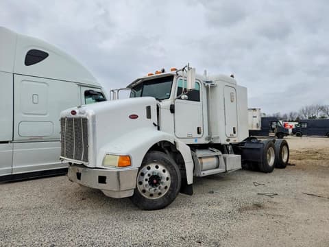 2005 Peterbilt 385, VIN 1XPGDU9X35D876148. Photo 2 of 6 from Copart auction. OpenDataCar US salvage catalog.