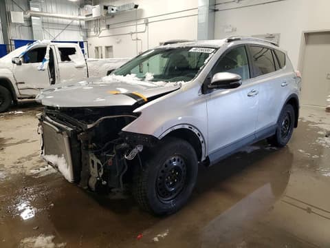 2018 Toyota RAV4, VIN 2T3BFREV3JW832879. Фото 1 з 6 з аукціону Copart. Каталог авто зі США OpenDataCar.