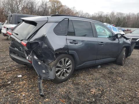 2021 Toyota RAV4, VIN 2T3A1RFV6MC205138. Фото 3 з 6 з аукціону Copart. Каталог авто зі США OpenDataCar.