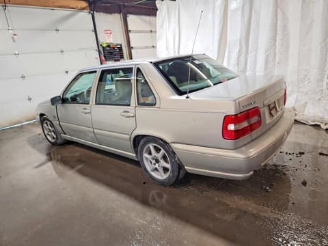 2000 Volvo S70, VIN YV1LS61J3Y2641879. Фото 2 з 6 з аукціону Copart. Каталог авто зі США OpenDataCar.