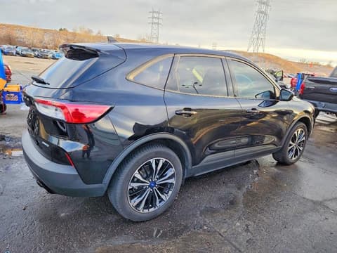 2022 Ford Escape, VIN 1FMCU9G61NUB99426. Фото 3 з 6 з аукціону Copart. Каталог авто зі США OpenDataCar.