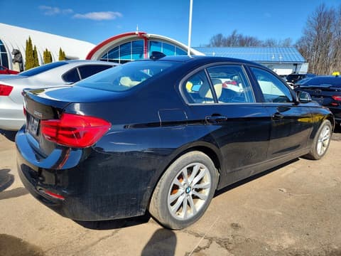 2018 Bmw 3 Series, VIN WBA8E5G51JNV02424. Фото 3 з 6 з аукціону Copart. Каталог авто зі США OpenDataCar.