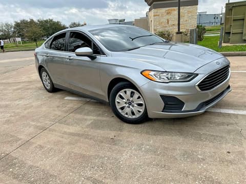 2020 Ford Fusion, VIN 3FA6P0G72LR111247. Фото 1 з 6 з аукціону Copart. Каталог авто зі США OpenDataCar.