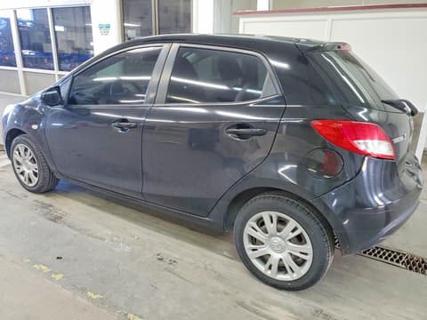2011 Mazda 2, VIN JM1DE1HZ5B0115353. Фото 2 з 6 з аукціону Copart. Каталог авто зі США OpenDataCar.