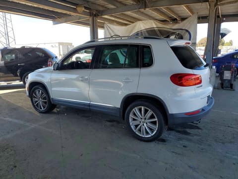 2015 Volkswagen Tiguan, VIN WVGAV7AX7FW569715. Фото 2 з 6 з аукціону Copart. Каталог авто зі США OpenDataCar.