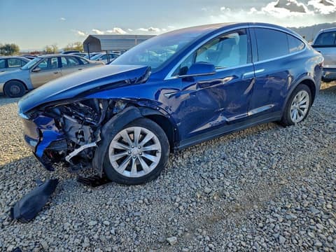 2018 Tesla Model X, VIN 5YJXCAE21JF092003. Фото 1 из 6 с аукциона Copart. Каталог авто из США OpenDataCar.