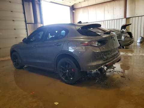 2021 Alfa romeo Stelvio, VIN ZASPAKBN8M7D15696. Фото 2 з 6 з аукціону Copart. Каталог авто зі США OpenDataCar.