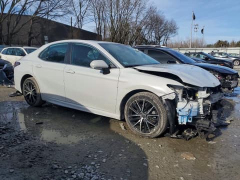 2022 Toyota Camry, VIN 4T1G11BK5NU053711. Zdjęcie 4 z 6 z aukcji Copart. Katalog aut z USA OpenDataCar.