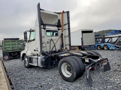 2017 Volvo VNL, VIN 4V4N39TG0HN988104. Фото 3 з 6 з аукціону Copart. Каталог авто зі США OpenDataCar.