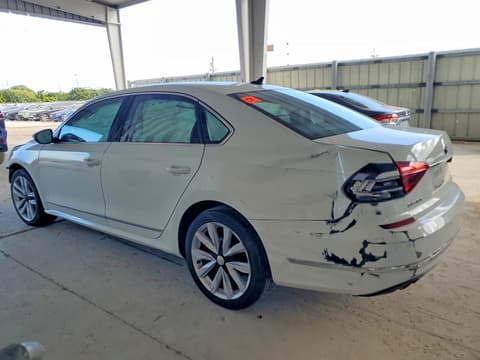 2017 Volkswagen Passat, VIN 1VWGT7A39HC081949. Фото 2 з 6 з аукціону Copart. Каталог авто зі США OpenDataCar.