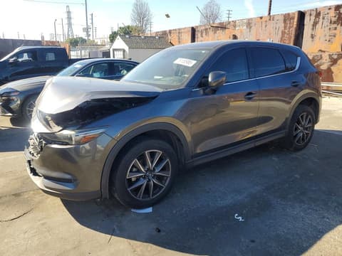 2017 Mazda CX-5, VIN JM3KFADL9H0135241. Фото 1 з 6 з аукціону Copart. Каталог авто зі США OpenDataCar.