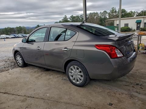 2013 Nissan Versa, VIN 3N1CN7AP7DL888504. Фото 2 з 6 з аукціону Copart. Каталог авто зі США OpenDataCar.