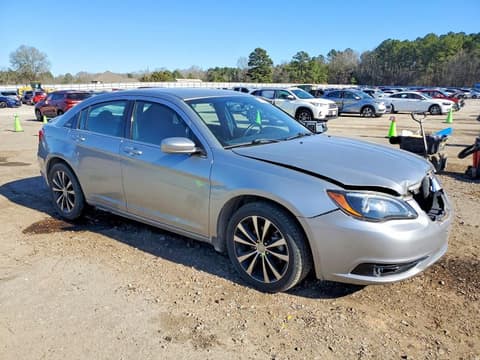 2013 Chrysler 200, VIN 1C3CCBBB2DN510216. Фото 4 з 6 з аукціону Copart. Каталог авто зі США OpenDataCar.