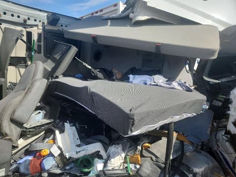 2021 Volvo VNL, VIN 4V4NC9EH1MN273185. Photo 6 of 6 from Copart auction. OpenDataCar US salvage catalog.