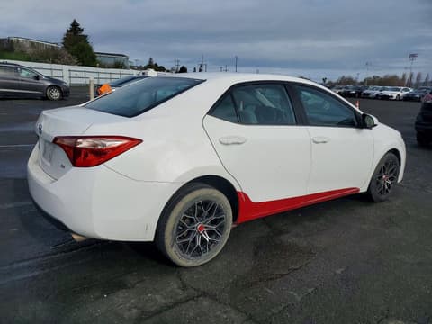 2018 Toyota Corolla, VIN 5YFBURHE1JP822573. Фото 3 з 6 з аукціону Copart. Каталог авто зі США OpenDataCar.