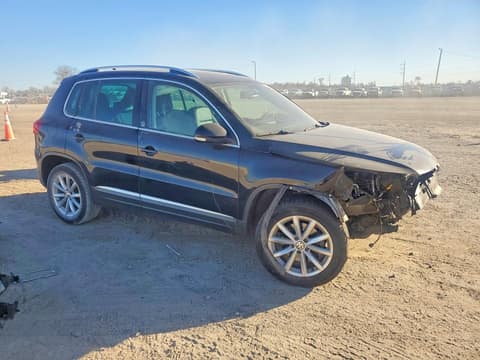 2017 Volkswagen Tiguan, VIN WVGRV7AX8HK020523. Zdjęcie 4 z 6 z aukcji Copart. Katalog aut z USA OpenDataCar.