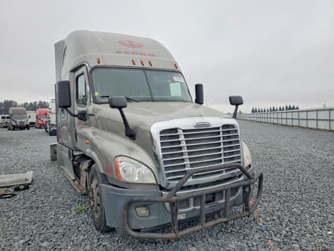 2018 Freightliner Cascadia 125, VIN 3AKJGLDR9JSHU4903. Фото 1 из 6 с аукциона Copart. Каталог авто из США OpenDataCar.