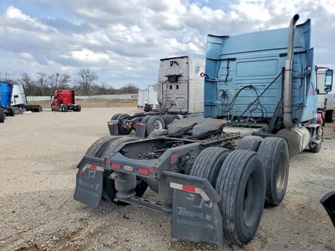 2011 Volvo VN, VIN 4V4NC9TH5BN294301. Фото 4 з 6 з аукціону Copart. Каталог авто зі США OpenDataCar.