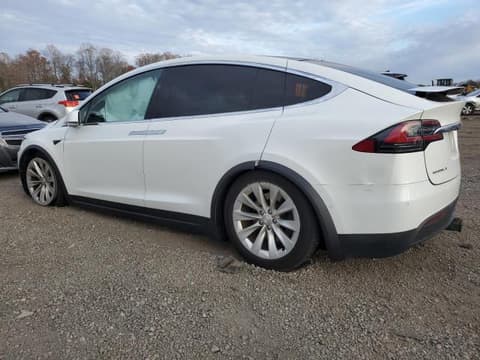 2017 Tesla Model X, VIN 5YJXCAE28HF051278. Фото 2 з 6 з аукціону Copart. Каталог авто зі США OpenDataCar.