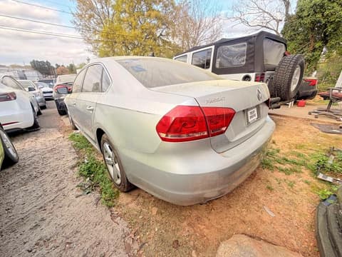 2013 Volkswagen Passat, VIN 1VWBN7A35DC046713. Zdjęcie 3 z 6 z aukcji Copart. Katalog aut z USA OpenDataCar.