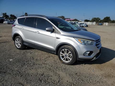 2017 Ford Escape, VIN 1FMCU0GD8HUC12199. Фото 4 з 6 з аукціону Copart. Каталог авто зі США OpenDataCar.