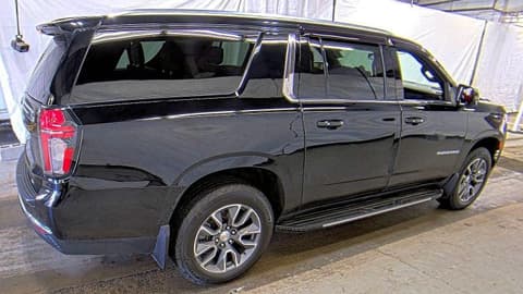 2022 Chevrolet Suburban, VIN 1GNSKCKD7NR33037. Фото 4 з 6 з аукціону Copart. Каталог авто зі США OpenDataCar.