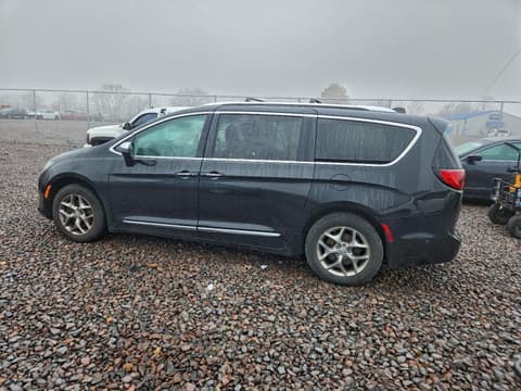 2018 Chrysler Pacifica, VIN 2C4RC1GG2JR258129. Фото 2 з 6 з аукціону Copart. Каталог авто зі США OpenDataCar.