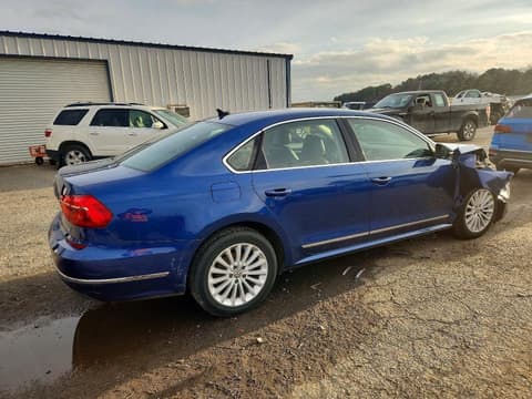 2016 Volkswagen Passat, VIN 1VWBS7A34GC069302. Фото 3 з 6 з аукціону Copart. Каталог авто зі США OpenDataCar.