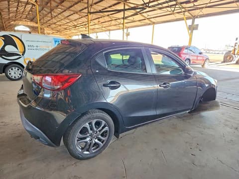 2020 Toyota Yaris, VIN 3MYDLBJV9LY702098. Фото 3 з 6 з аукціону Copart. Каталог авто зі США OpenDataCar.