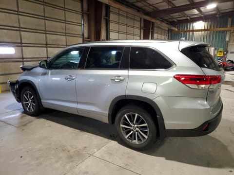 2018 Toyota Highlander, VIN 5TDJZRFH3JS862056. Фото 2 з 6 з аукціону Copart. Каталог авто зі США OpenDataCar.