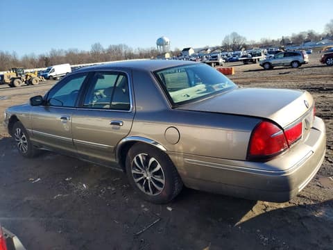2001 Mercury Grand Marquis, VIN 2MEFM74WX1X610964. Фото 2 з 6 з аукціону Copart. Каталог авто зі США OpenDataCar.