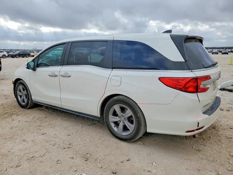 2018 Honda Odyssey, VIN 5FNRL6H74JB102309. Фото 2 з 6 з аукціону Copart. Каталог авто зі США OpenDataCar.