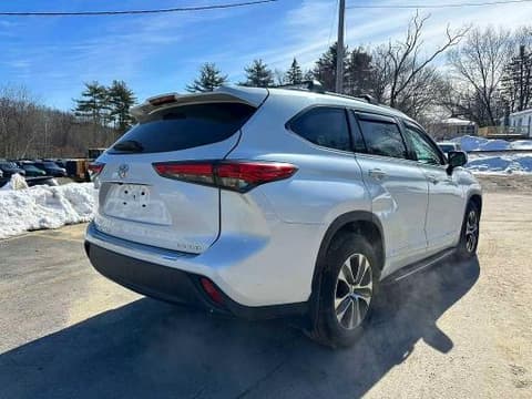 2022 Toyota Highlander, VIN 5TDGZRBH6NS582041. Photo 3 of 6 from Copart auction. OpenDataCar US salvage catalog.