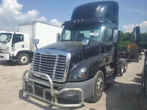 2017 Freightliner Cascadia 125, VIN 1FUJGEDR9HLHZ7991. Фото 2 з 6 з аукціону Copart. Каталог авто зі США OpenDataCar.