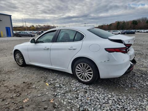 2021 Alfa romeo Giulia, VIN ZARFANAN1M7644589. Фото 2 из 6 с аукциона Copart. Каталог авто из США OpenDataCar.
