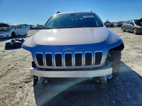 2019 Jeep Cherokee, VIN 1C4PJLCB2KD370663. Фото 5 з 6 з аукціону Copart. Каталог авто зі США OpenDataCar.