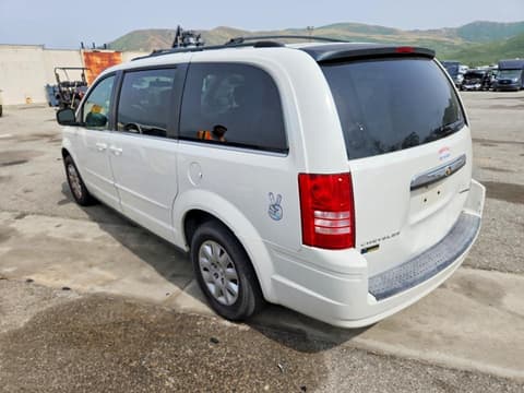 2010 Chrysler Town & Country, VIN 2A4RR4DE2AR169822. Фото 2 з 6 з аукціону Copart. Каталог авто зі США OpenDataCar.