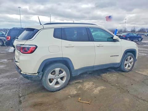 2018 Jeep Compass, VIN 3C4NJCBB9JT461060. Фото 3 из 6 с аукциона Copart. Каталог авто из США OpenDataCar.