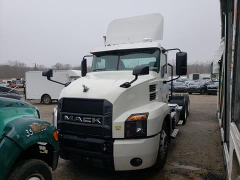2019 Mack Anthem, VIN 1M1AN4GY8KM007542. Photo 2 of 6 from Copart auction. OpenDataCar US salvage catalog.