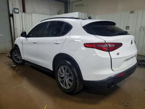 2022 Alfa romeo Stelvio, VIN ZASPAKAN9N7D30596. Фото 2 з 6 з аукціону Copart. Каталог авто зі США OpenDataCar.
