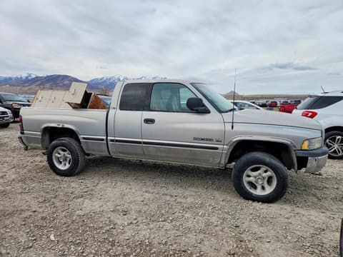 1998 Dodge Ram 1500, VIN 3B7HF13Z0WG123674. Фото 4 з 6 з аукціону Copart. Каталог авто зі США OpenDataCar.