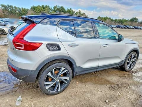 2019 Volvo XC40, VIN YV4162XZ9K2017015. Фото 3 из 6 с аукциона Copart. Каталог авто из США OpenDataCar.