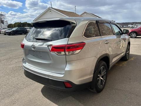 2017 Toyota Highlander, VIN 5TDZARFH3HS027501. Фото 3 з 6 з аукціону Copart. Каталог авто зі США OpenDataCar.