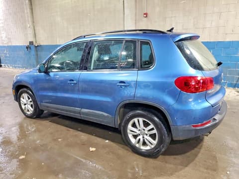 2017 Volkswagen Tiguan, VIN WVGAV7AX0HK004698. Фото 2 з 6 з аукціону Copart. Каталог авто зі США OpenDataCar.