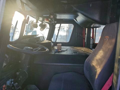 2015 E-one , VIN 4ENLABA83F1009112. Фото 5 з 6 з аукціону Copart. Каталог авто зі США OpenDataCar.